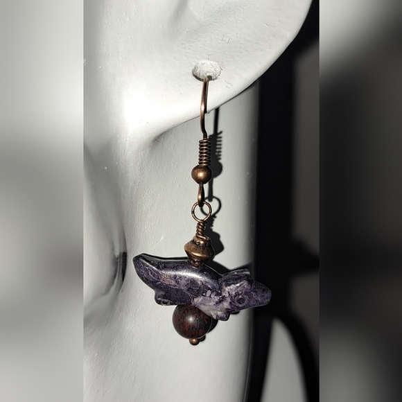 Mahogany Jasper and Purple Stone Carved Fox Fetish Dangle Earrings in Copper - Picture 2 of 3